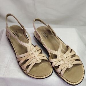 NWT Clarks Tan Sandals